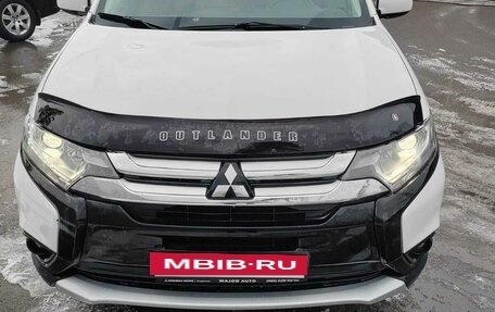 Mitsubishi Outlander III рестайлинг 3, 2015 год, 1 500 000 рублей, 19 фотография