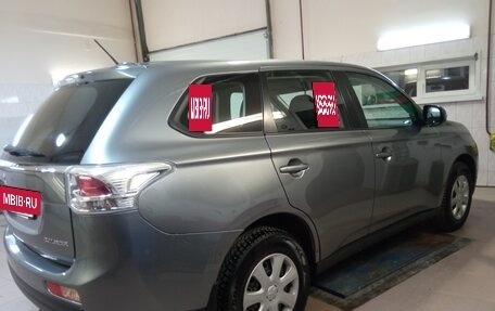 Mitsubishi Outlander III рестайлинг 3, 2013 год, 1 350 000 рублей, 6 фотография