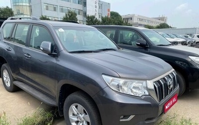 Toyota Land Cruiser Prado 150 рестайлинг 2, 2022 год, 7 290 000 рублей, 1 фотография