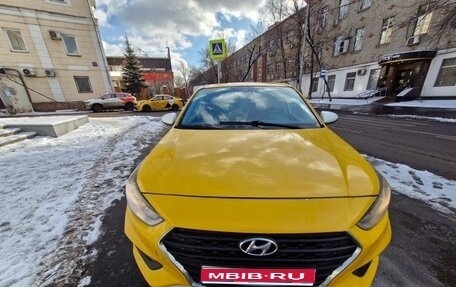 Hyundai Solaris II рестайлинг, 2018 год, 747 000 рублей, 1 фотография