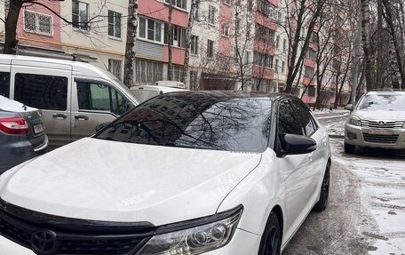 Toyota Camry, 2017 год, 2 100 000 рублей, 2 фотография