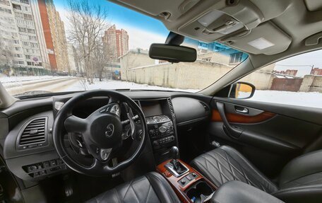 Infiniti QX70, 2013 год, 2 560 000 рублей, 8 фотография