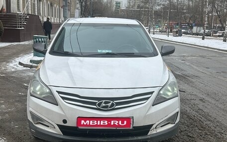 Hyundai Solaris II рестайлинг, 2016 год, 820 000 рублей, 1 фотография