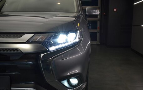 Mitsubishi Outlander III рестайлинг 3, 2021 год, 2 859 000 рублей, 4 фотография