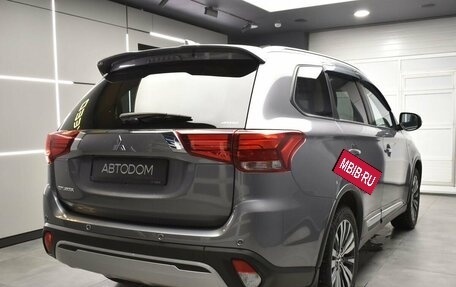 Mitsubishi Outlander III рестайлинг 3, 2021 год, 2 859 000 рублей, 8 фотография