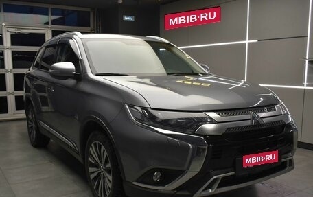 Mitsubishi Outlander III рестайлинг 3, 2021 год, 2 859 000 рублей, 3 фотография