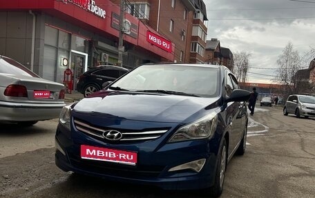 Hyundai Solaris II рестайлинг, 2015 год, 1 030 000 рублей, 1 фотография