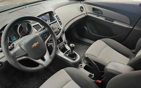 Chevrolet Cruze II, 2010 год, 675 000 рублей, 9 фотография