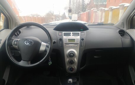 Toyota Yaris III рестайлинг, 2008 год, 660 000 рублей, 7 фотография