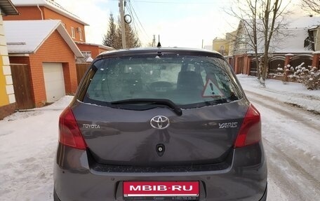 Toyota Yaris III рестайлинг, 2008 год, 660 000 рублей, 4 фотография