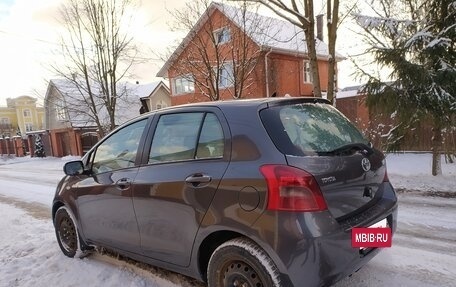 Toyota Yaris III рестайлинг, 2008 год, 660 000 рублей, 3 фотография