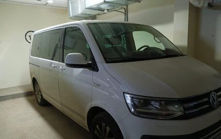 Volkswagen Multivan T6 рестайлинг, 2016 год, 3 400 000 рублей, 7 фотография