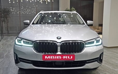 BMW 5 серия, 2020 год, 5 750 000 рублей, 2 фотография