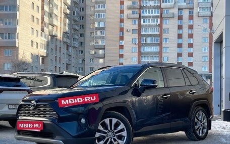 Toyota RAV4, 2020 год, 3 499 000 рублей, 2 фотография