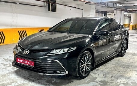 Toyota Camry, 2023 год, 3 590 000 рублей, 1 фотография