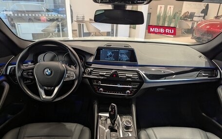 BMW 5 серия, 2017 год, 2 499 000 рублей, 15 фотография