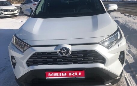 Toyota RAV4, 2021 год, 4 100 000 рублей, 1 фотография