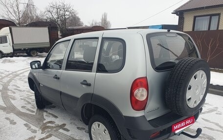 Chevrolet Niva I рестайлинг, 2015 год, 665 000 рублей, 3 фотография