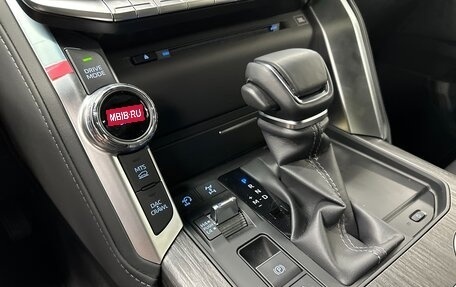 Toyota Land Cruiser, 2024 год, 16 590 000 рублей, 16 фотография