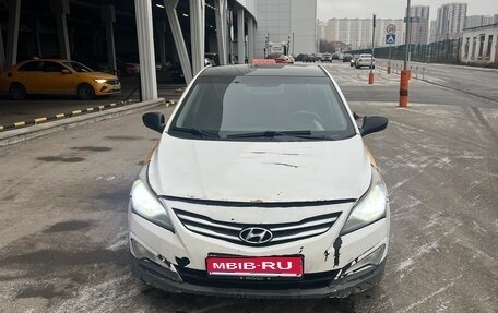 Hyundai Solaris II рестайлинг, 2015 год, 650 000 рублей, 1 фотография