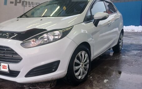 Ford Fiesta, 2015 год, 810 000 рублей, 2 фотография