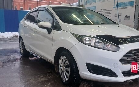 Ford Fiesta, 2015 год, 810 000 рублей, 3 фотография