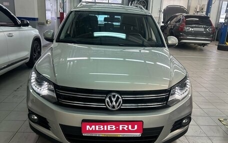 Volkswagen Tiguan I, 2015 год, 1 577 000 рублей, 2 фотография