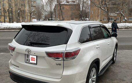 Toyota Highlander III, 2014 год, 3 850 000 рублей, 4 фотография