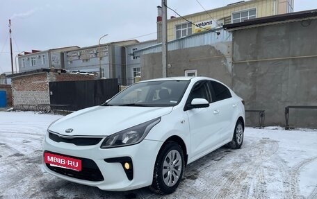 KIA Rio IV, 2018 год, 973 999 рублей, 2 фотография