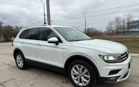 Volkswagen Tiguan II, 2018 год, 2 700 000 рублей, 3 фотография