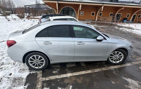 Mercedes-Benz A-Класс, 2019 год, 3 650 000 рублей, 2 фотография