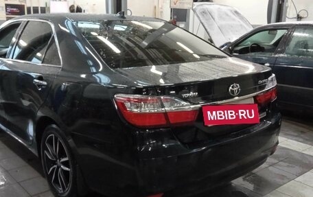 Toyota Camry, 2017 год, 1 630 000 рублей, 4 фотография