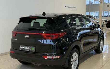 KIA Sportage IV рестайлинг, 2018 год, 1 800 000 рублей, 4 фотография