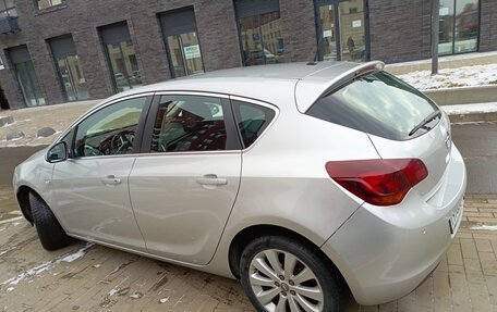 Opel Astra J, 2011 год, 830 000 рублей, 8 фотография