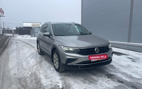 Volkswagen Tiguan II, 2020 год, 3 290 000 рублей, 2 фотография