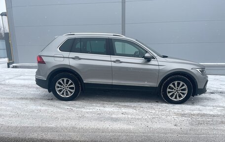 Volkswagen Tiguan II, 2020 год, 3 290 000 рублей, 4 фотография