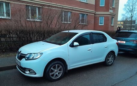 Renault Logan II, 2015 год, 700 000 рублей, 3 фотография