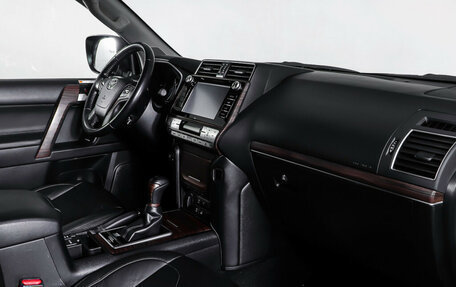 Toyota Land Cruiser Prado 150 рестайлинг 2, 2019 год, 5 377 000 рублей, 11 фотография