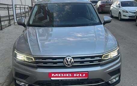 Volkswagen Tiguan II, 2017 год, 2 870 000 рублей, 2 фотография