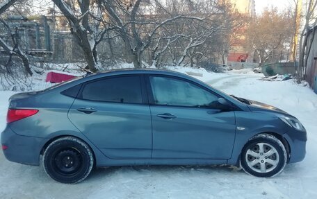 Hyundai Solaris II рестайлинг, 2013 год, 585 000 рублей, 5 фотография