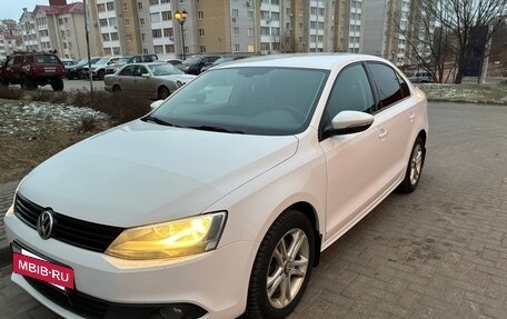 Volkswagen Jetta VI, 2013 год, 950 000 рублей, 2 фотография