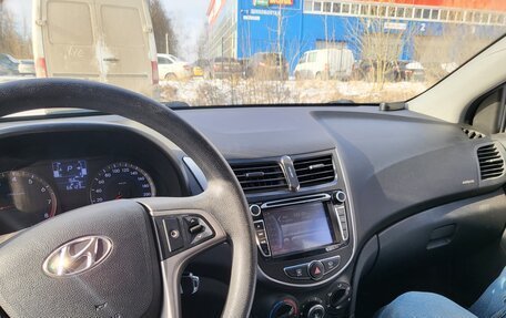 Hyundai Solaris II рестайлинг, 2015 год, 1 050 000 рублей, 6 фотография