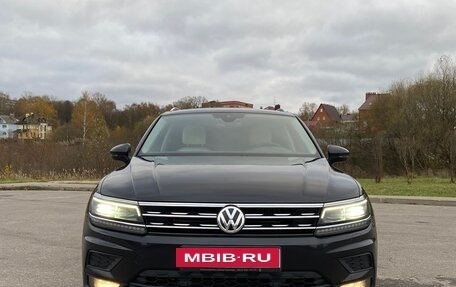 Volkswagen Tiguan II, 2019 год, 3 300 000 рублей, 1 фотография