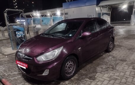 Hyundai Solaris II рестайлинг, 2012 год, 1 050 000 рублей, 4 фотография