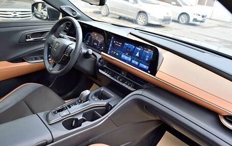 Toyota Crown, 2024 год, 5 600 000 рублей, 9 фотография