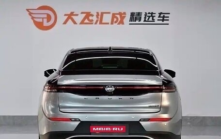 Toyota Crown, 2024 год, 5 600 000 рублей, 4 фотография