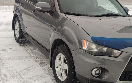 Mitsubishi Outlander III рестайлинг 3, 2011 год, 1 125 000 рублей, 16 фотография