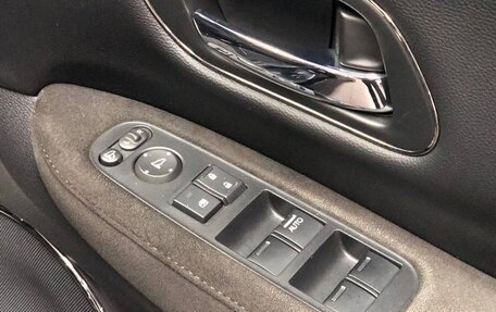 Honda Vezel, 2017 год, 2 100 000 рублей, 24 фотография
