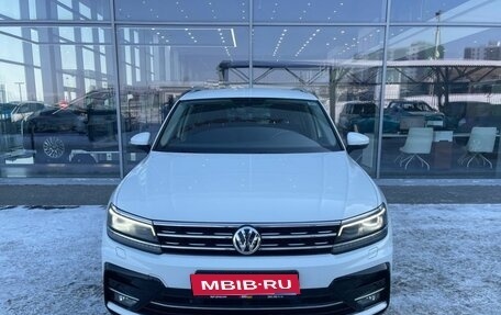 Volkswagen Tiguan II, 2018 год, 3 074 000 рублей, 1 фотография