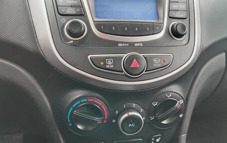 Hyundai Solaris II рестайлинг, 2011 год, 797 000 рублей, 13 фотография